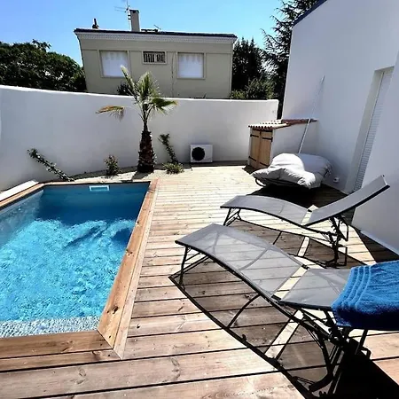 Superbe Avec Piscine à 10 Min Du Centre Villa *