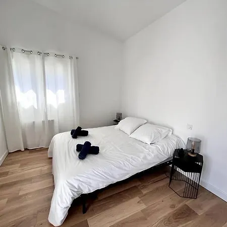 Superbe Avec Piscine à 10 Min Du Centre